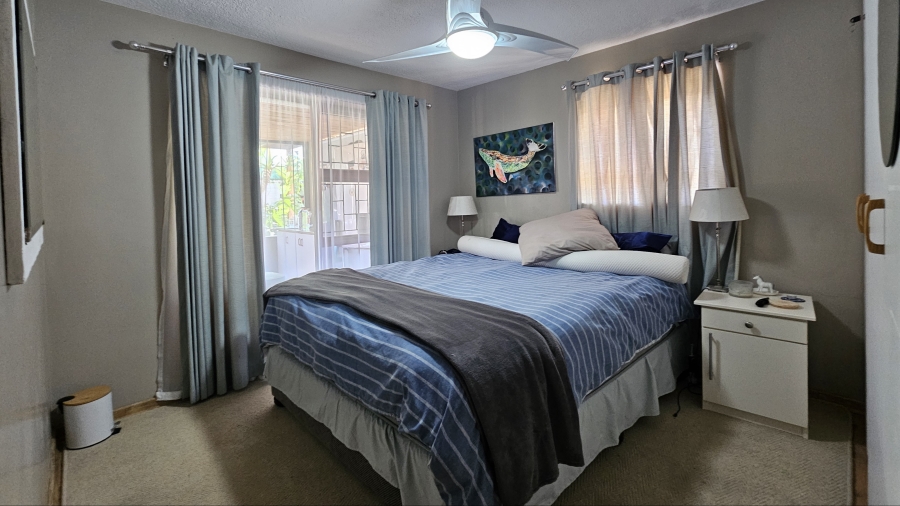 5 Bedroom Property for Sale in Voelklip Western Cape